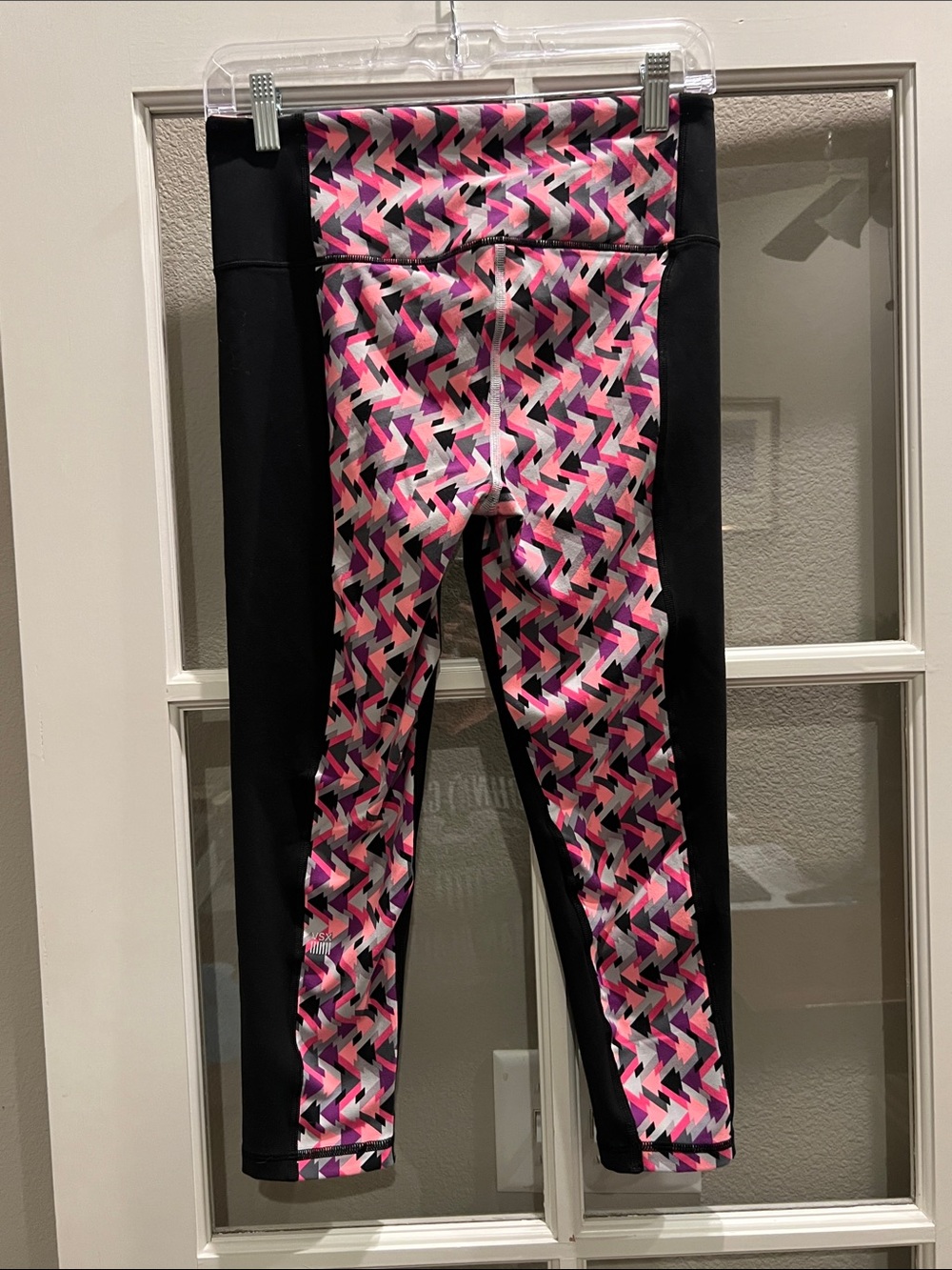Victoria's Secret Black Capri Leggings with Pink Waistband Detail - Picture 4 of 7